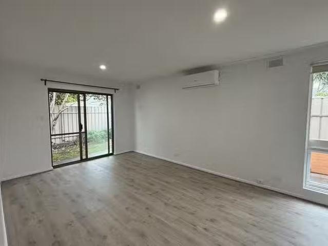 Cheap 9/1 Sampson Road, Mitchell Park, SA 5043