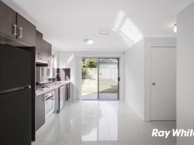 Cheap 91 Tallagandra Drive, QUAKERS HILL Townhouse for rent L.