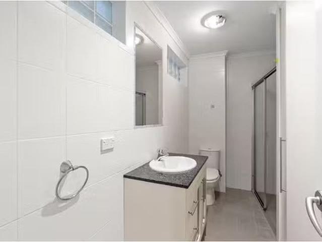 Deal! 92/68 Hardwick Crescent, HOLT House for rent Listed by.