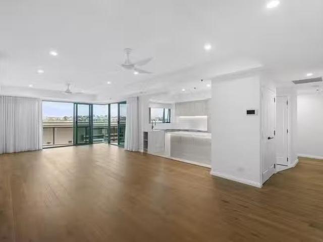 Rental! 9/23 Harbour Road, Hamilton, QLD 4007