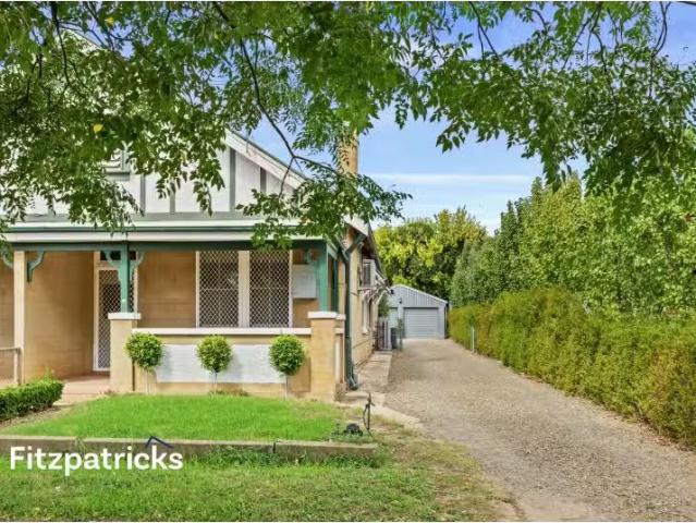 Unique 92 Crampton Street, Wagga Wagga House for rent Listed.