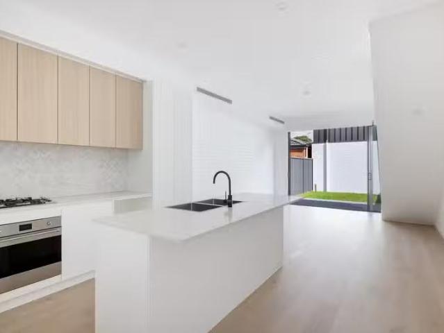 Unique 92 Grove Street, St Peters NSW 2044