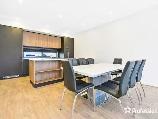 Charming 9/3 Little Grenfell Street, Kent Town, SA 5067