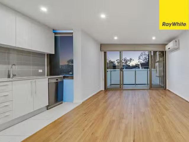 Charming 9/41 Hampton Circuit, Yarralumla, ACT 2600