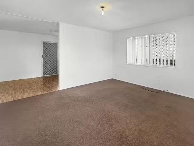 Charming 95 Strathaird Street, Darra, QLD 4076