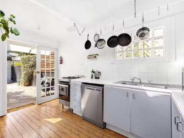 Just in! 96 Rochford Street, ERSKINEVILLE House for rent List.