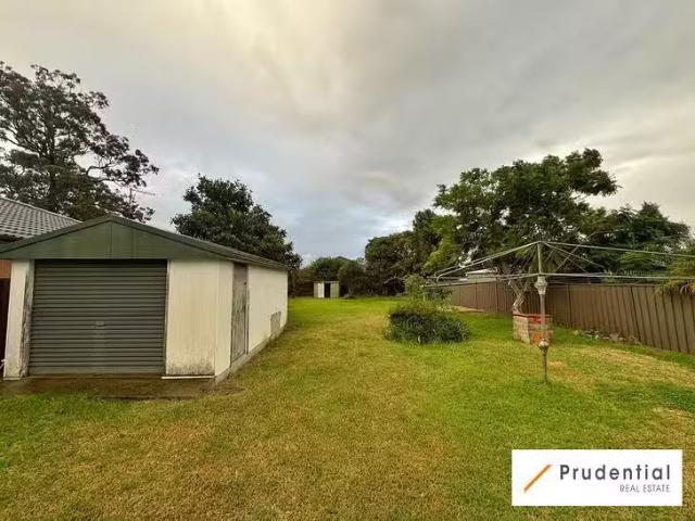 Unique 98 Saywell Road, Macquarie Fields, NSW 2564