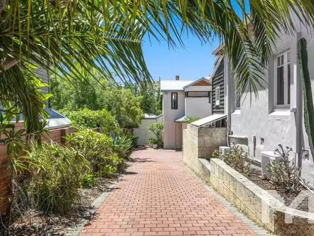 Unique 98A South Street, Fremantle, WA 6160