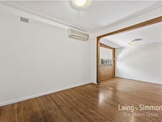 Deal! 99 Melbourne Street, Oxley Park House for rent Listed b.