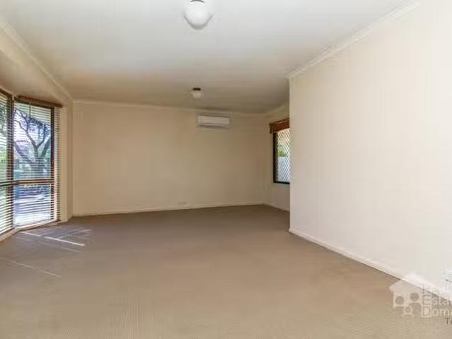 Rental! 9 Acorus Court, Regents Park, QLD 4118