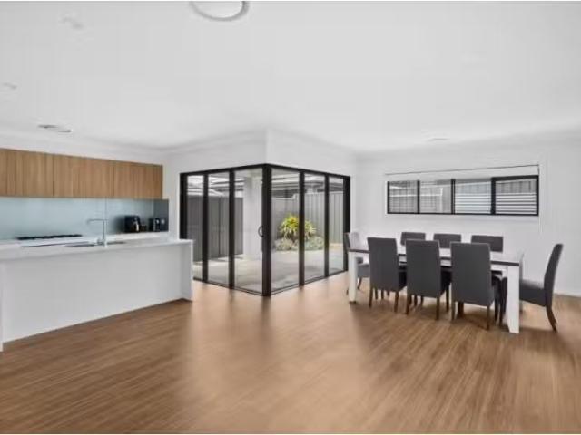 Unique 9 Bottlebrush Drive, CALDERWOOD House for rent Listed.