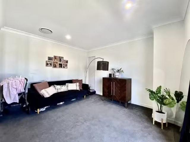 Deal! 9 Bracken Drive, DENHAM COURT House for rent Listed by.