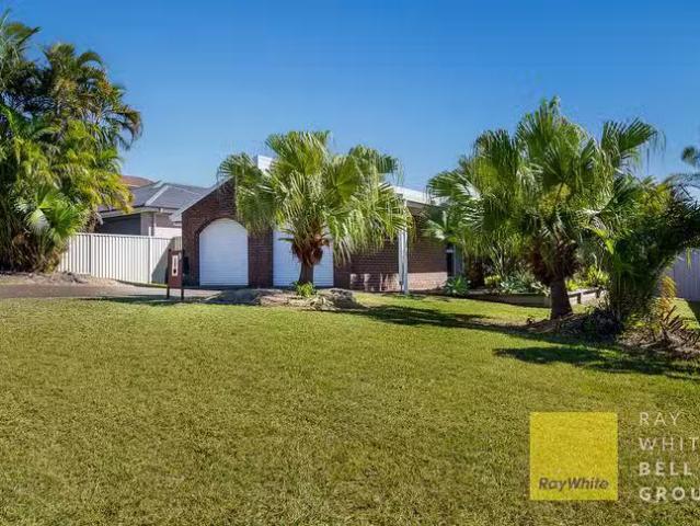 Cozy 9 Essendon Close, Arundel, QLD 4214