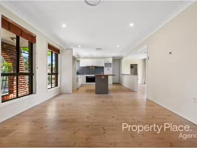 Cozy 9 Goolagong Ct, Milperra House for rent Listed by Jacob.