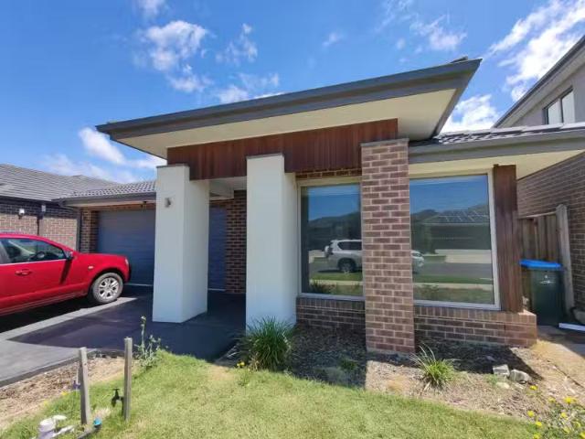 For Rent! 9 Jamaica Street, Point Cook VIC 3030