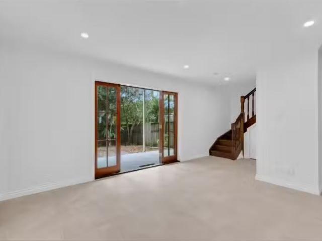 For Rent! 9 Macintosh Street, AUCHENFLOWER House for rent Lis.