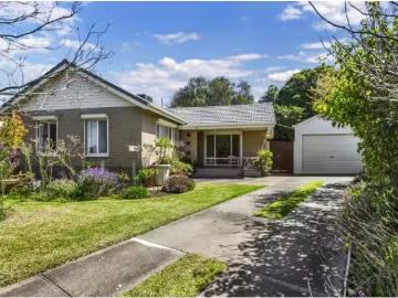 Charming 9 Pearce Street, CHRISTIES BEACH House for rent List.