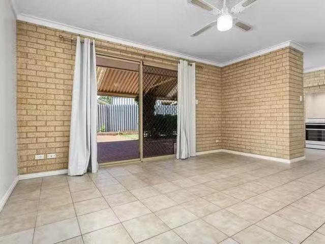 Deal! 9B Hudson Court, Spearwood, WA 6163