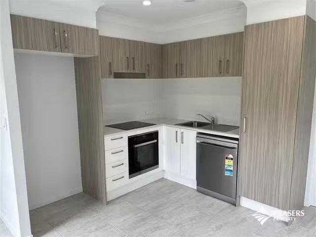 Unique A/52 Elijah Crescent, Redbank, QLD 4301