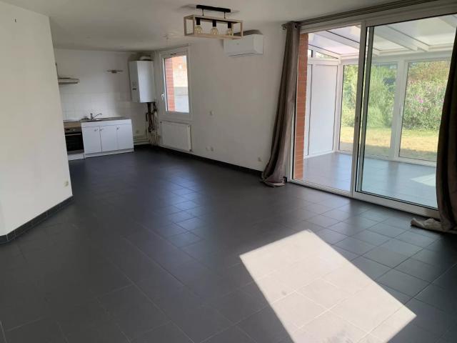 Rental Apartment Neuville en Ferrain