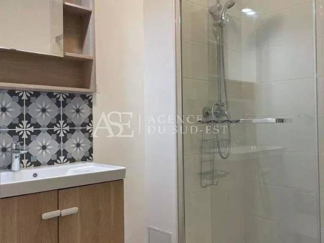 Rental apartment Aix en Provence, 1 room, 3 bedrooms, 69.59 m², €593 / Month Fees included