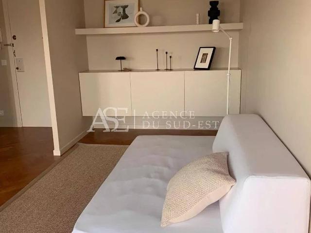 Rental apartment Aix en Provence, 1 room, 25.15 m², €865 / Month Fees included