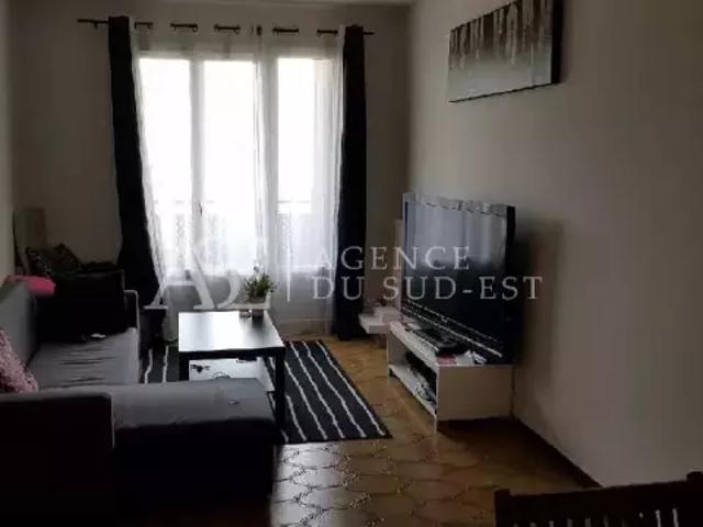 Rental apartment Aix en Provence, 2 rooms, 1 bedroom, 47.5 m², €904 / Month Fees included