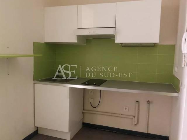 Rental apartment Aix en Provence, 2 rooms, 1 bedroom, 48.95 m², €811 / Month Fees included
