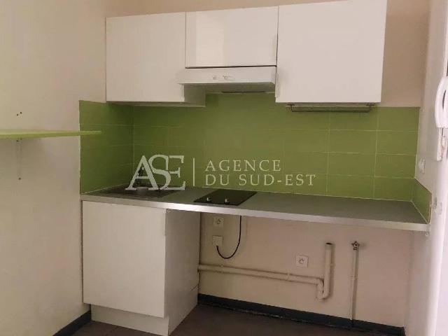 Rental apartment Aix en Provence, 2 rooms, 1 bedroom, 48.95 m², €811 / Month Fees included
