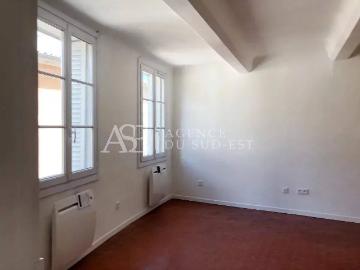 Rental apartment Aix en Provence, 2 rooms, 1 bedroom, 55.82 m², €883 / Month Fees included
