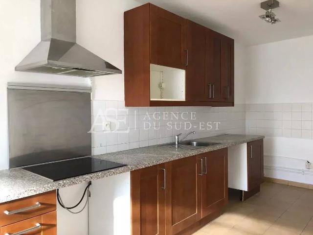 Rental apartment Aix en Provence, 3 rooms, 2 bedrooms, 71.84 m², €1,104 / Month Fees included