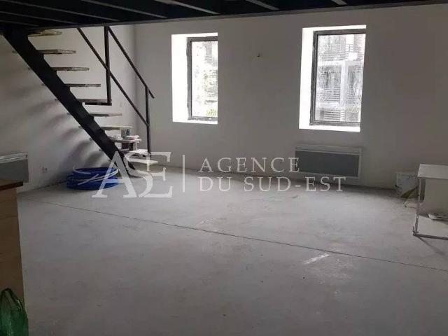 Rental apartment Aix en Provence, 3 rooms, 2 bedrooms, 76.77 m², €913 / Month Fees included