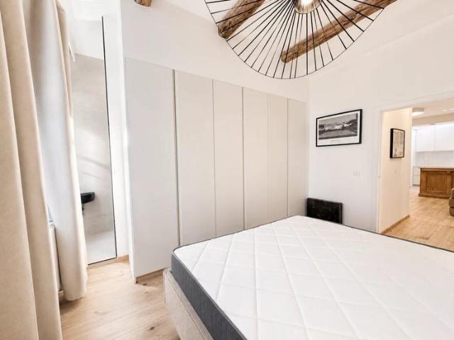 Rental Apartment Brussels Îlot Sacré 1,575 €/month