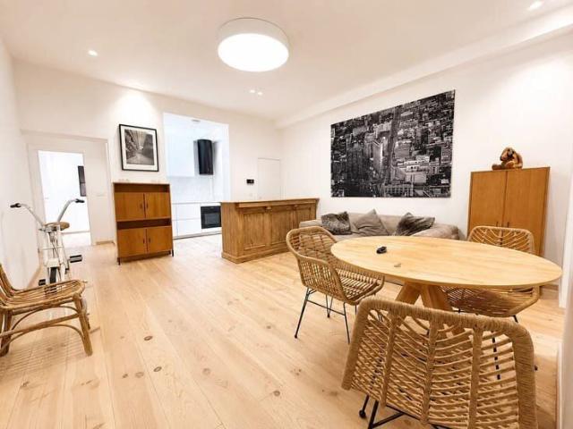 Rental Apartment Brussels Îlot Sacré 1,575 €/month