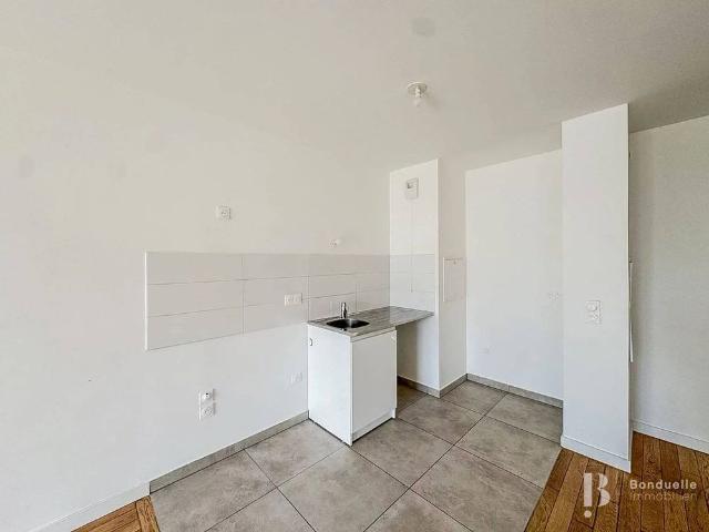 Rental Apartment Courbevoie Marceau République