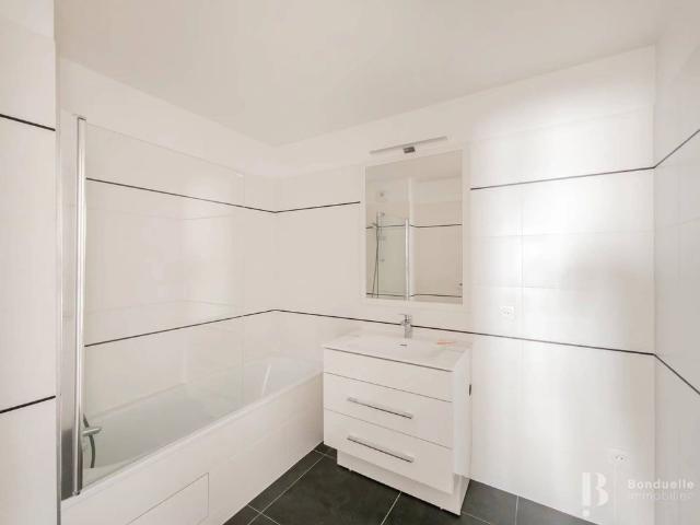 Rental Apartment Courbevoie Marceau République