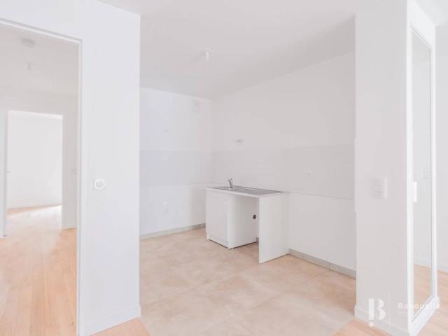 Rental Apartment Courbevoie Marceau République