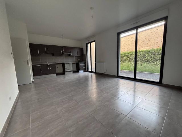Rental Apartment Ferrières en Brie