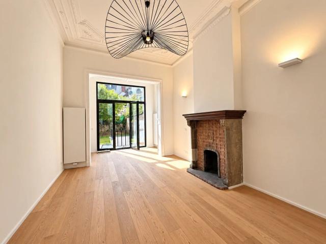 Rental Apartment Ixelles 2,375 + 75 €/month