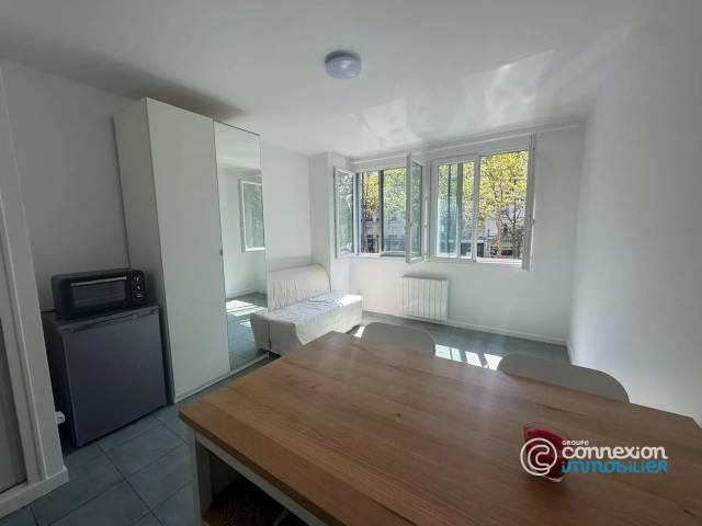 Rental Apartment Paris 18th Clignancourt