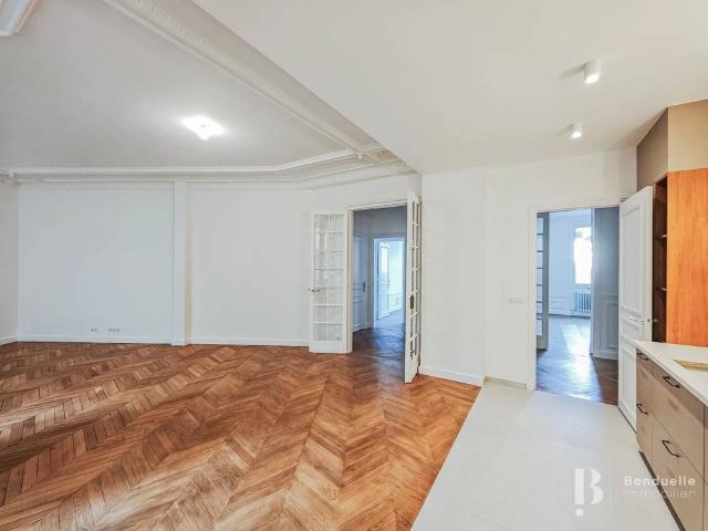 Rental Apartment Paris 6th Notre Dame des Champs