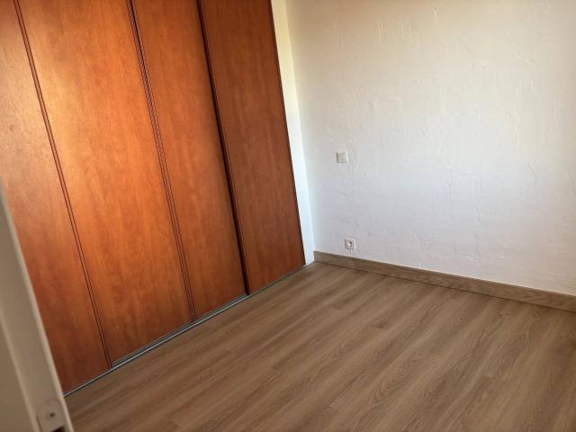 rental apartment saint laurent du var centre ville