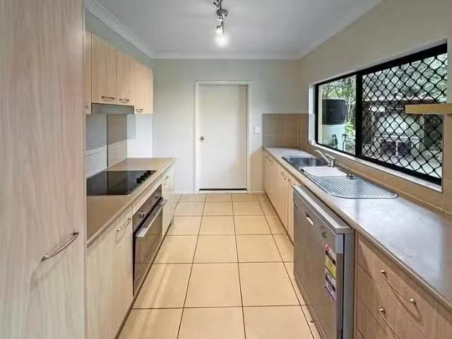 Cozy B/11 Quadrio Street, Atherton, QLD 4883