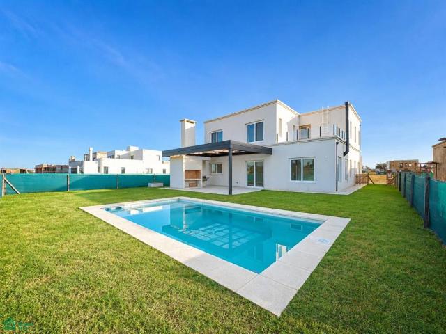 RENTAL| BRAND NEW HOUSE IN YOUNG VILLAGE |
