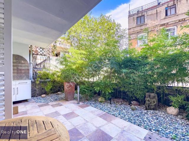 Rental Flat With Garden In Magnificent Historic Building Galata