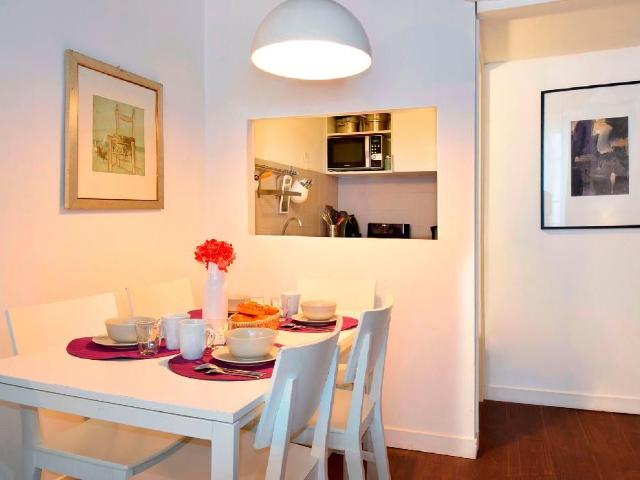 Rental Furnished apartment 2 rooms 37m² Louvre Palais Royal, Paris Amsterdam Apartments for Rent