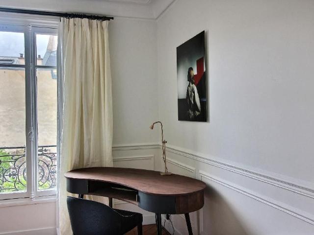 Rental Furnished Appartment 3 Rooms 82m² Paris, Paris Amsterdam Apartments for Rent