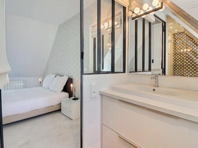 Rental Furnished Appartment 2 Rooms 47 m² Elysées Madeleine 75008 Paris, Paris Amsterdam Apartments for Rent