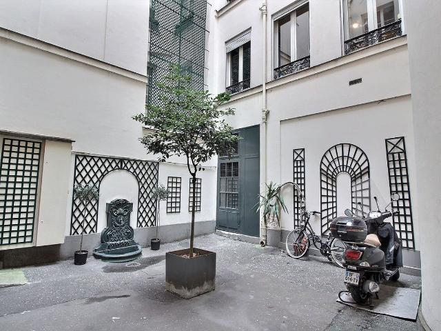 Rental Furnished Appartment 4 Rooms 100m², Paris Amsterdam Apartments for Rent