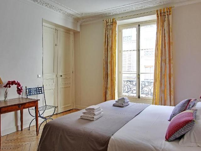 Rental Furnished flat 3 rooms 95m² Paris